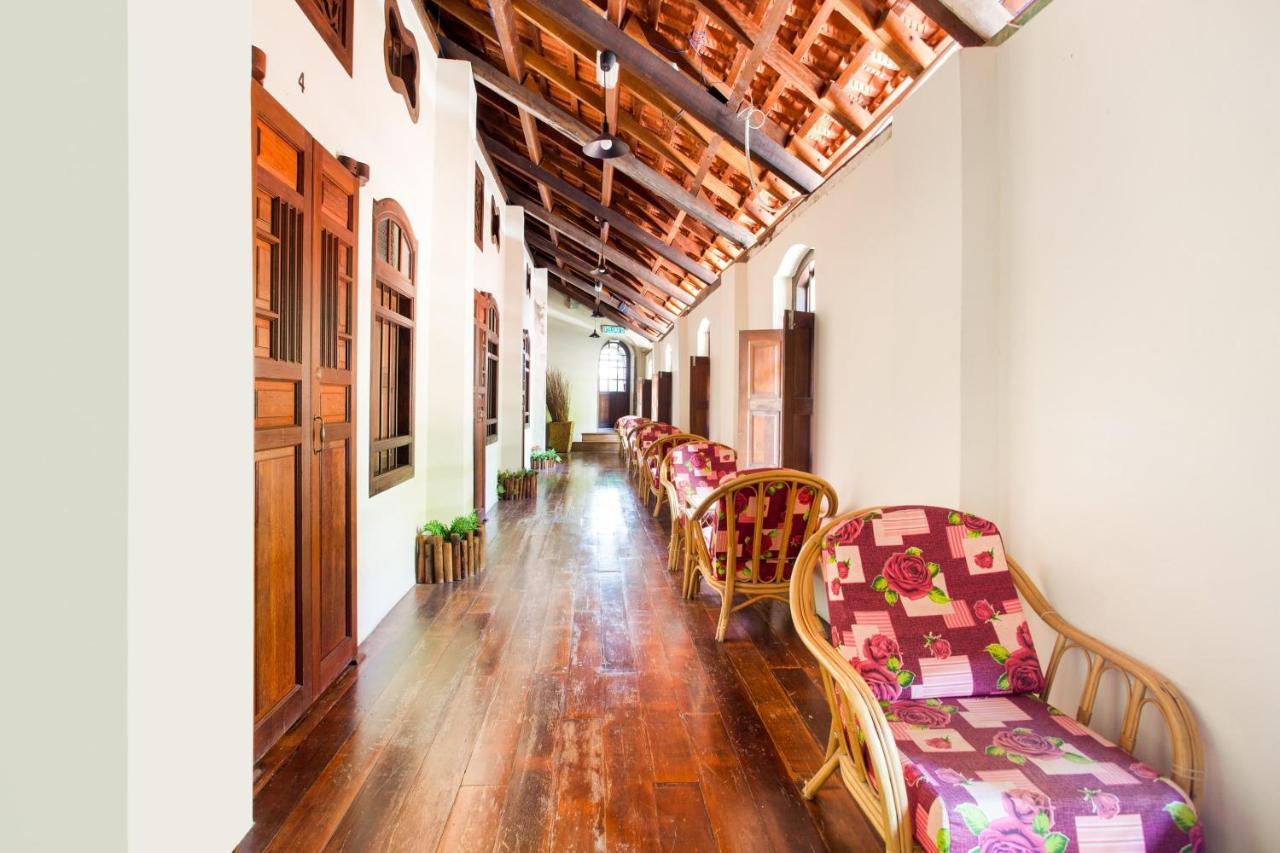 Oyo 89481 Rg Heritage Boutique George Town Esterno foto