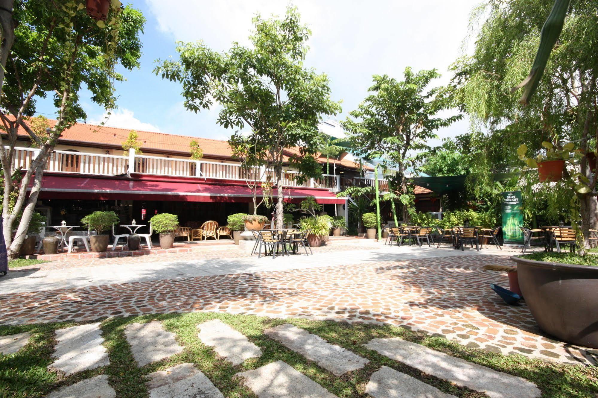 Oyo 89481 Rg Heritage Boutique George Town Esterno foto